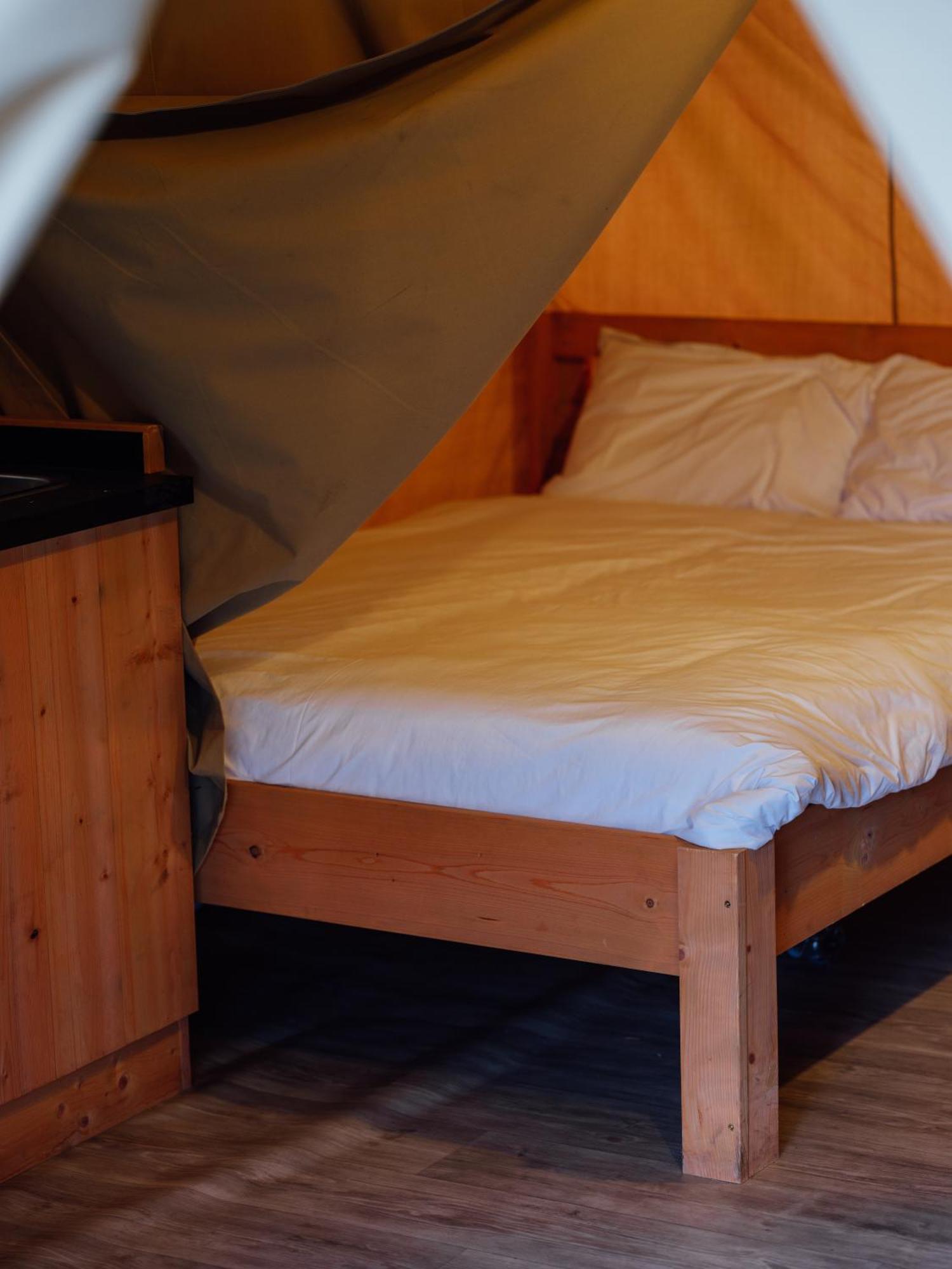 Sunset Retreats Safari Tent Ombersley エクステリア 写真
